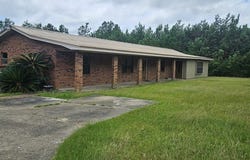 98 Country Heritage Rd., Poplarville, MS 39470
