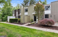 11172 FOREST EDGE Drive, RESTON, VA 20190