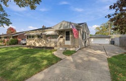 29918 Manhattan Street, Saint Clair Shores, MI 48082