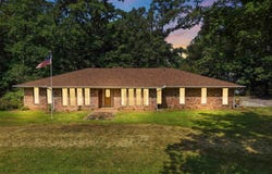 6845 Village Dr, Pine Bluff, AR 71603