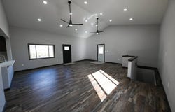 914 Norton St, Cambridge, NE 69022