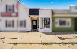 38 Public Square, Andover, OH 44003
