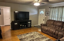 1019 S Chestnut St, McPherson, KS 67460