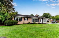 2100 LINCOLN Way, CHAMBERSBURG, PA 17202