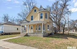 600 SANFORD Avenue, Nokomis, IL 62075