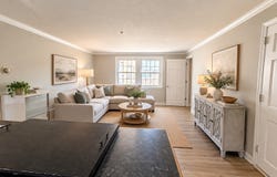 160 Tyngsboro Rd, Chelmsford, MA 01863