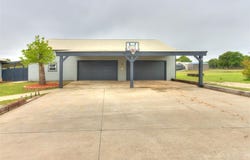 202 S Pottawatomie Road, Harrah, OK 73045