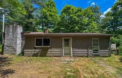 332 Batchelor St, Granby, MA 01033
