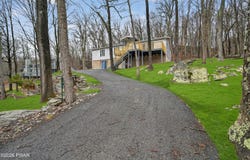 163 Radcliff Road, Bushkill, PA 18324