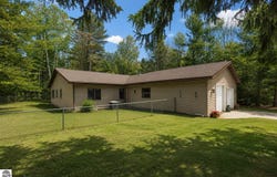 211 E 7th Street, Northport, MI 49670-9770