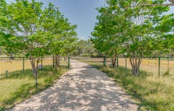 519 N Brasstown Dr, Blanco, TX 78606