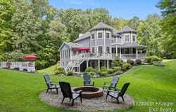8350 Winterforest Drive NE, Rockford, MI 49341