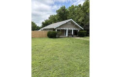 417 S Lincoln Avenue, Aurora, MO 65605