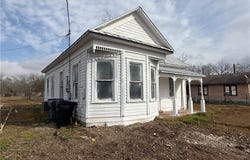 316 W Seideman Street, Seguin, TX 78155