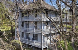 17 Hilton Street, Eureka Springs, AR 72632