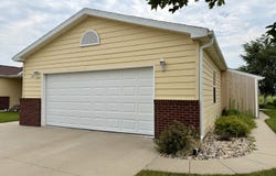 286 24th St SW, Huron, SD 57350
