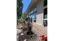 893 Highland View Loop, Redmond, OR 97756