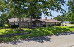 201 Colonial Cir, Athens (Area), TX 75751