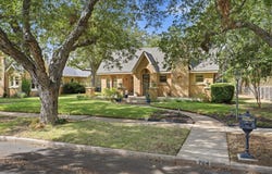 704 Forrest Avenue, Cleburne, TX 76033