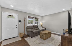 1112 E Mcclernon Street, Springfield, MO 65803