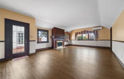 8284 Peebles Rd, McCandless, PA 15237
