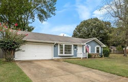 876 BARBARA LYNN Dr, Collierville, TN 38017