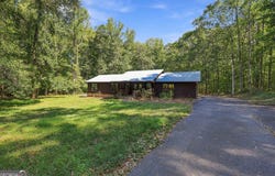 200 Grayson Trail, Hogansville, GA 30230