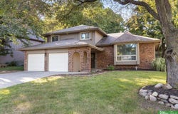910 Wolf Lane, Bellevue, NE 68005