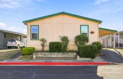 1000 S MCKERN Ct, Newberg, OR 97132