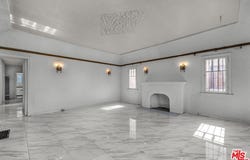 1922 W 80th St, Los Angeles, CA 90047