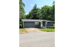 1313 E Benton Avenue, Ava, MO 65608