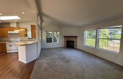 855 MAPLE St, Florence, OR 97439