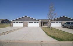 2111 Walnut St, Hull, IA 51239