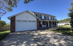 301 Keystone Drive, Chatham, IL 62629
