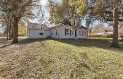 804 E 10th Street, Ottawa, KS 66067