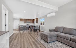 953 Honey Bee Street, Medford, OR 97501