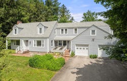 6 Newton Place, Sturbridge, MA 01566