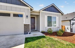 106 Valemont Drive, Eagle Point, OR 97524