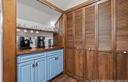 135 GRANDVIEW AVENUE, HOLLAND, MI 49423