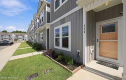 614 Jacks Crossing Drive, Hubert, NC 28539