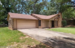 5209 Sycamore Drive, Jackson, MS 39212