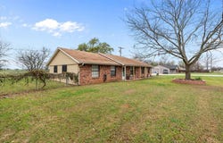 600 S Colorado Street, Whitney, TX 76692