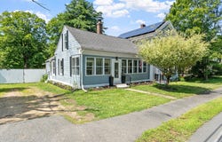 124 Southbridge Rd, Warren, MA 01083