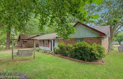 3355 Greenway Drive, Horn Lake, MS 38637