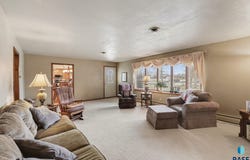 1504 NW 2nd St, Madison, SD 57042