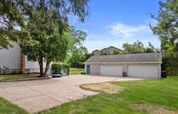 1542 3rd St, Delafield, WI 53018