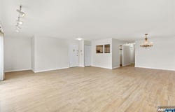 1150 River Road, Edgewater, NJ 07020