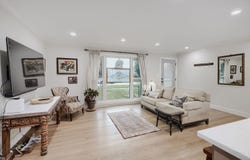 1301 S 2nd Avenue, Des Plaines, IL 60018