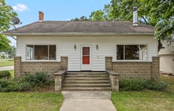 122 E Elm Street, Carson City, MI 48811