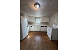 1049 S Hudson Avenue, Aurora, MO 65605